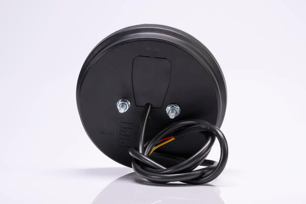 Kerek hátsólámpa LED-es, AVIA típusú, 3 funkciós (helyzet, fék, index), 12-36V, Átmérő: 140mm