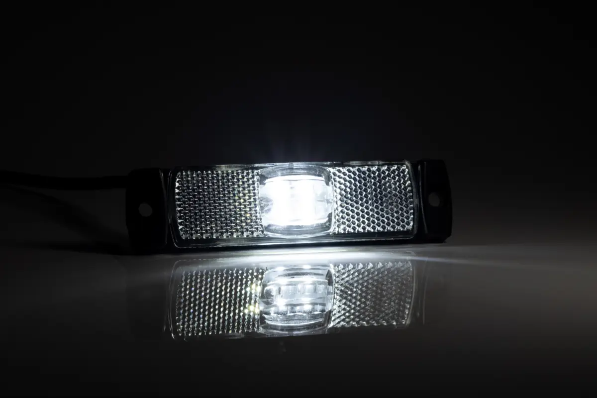 Szélességjelző 12-24V téglalap alakú sík hátoldalas fehér középen 4 LED-es 130mm x 32mm (FT-17B LED)