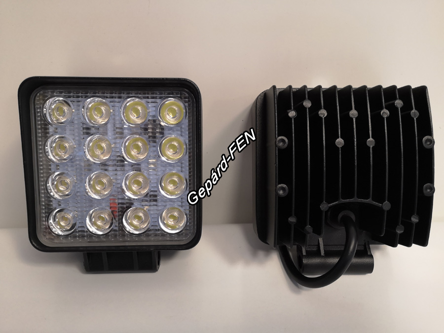 KS0048 FLOOD. 16 Epistar ledes 48W,-os 3840 Lumen teljesítményű kocka alaku terítőfényü munkalámpa. 12-24V, Méretei: 104x104x60mm. aluminium házban, alul fém tartóval, cca:25cm,-es kábellal.IP68,-as vízállóság.