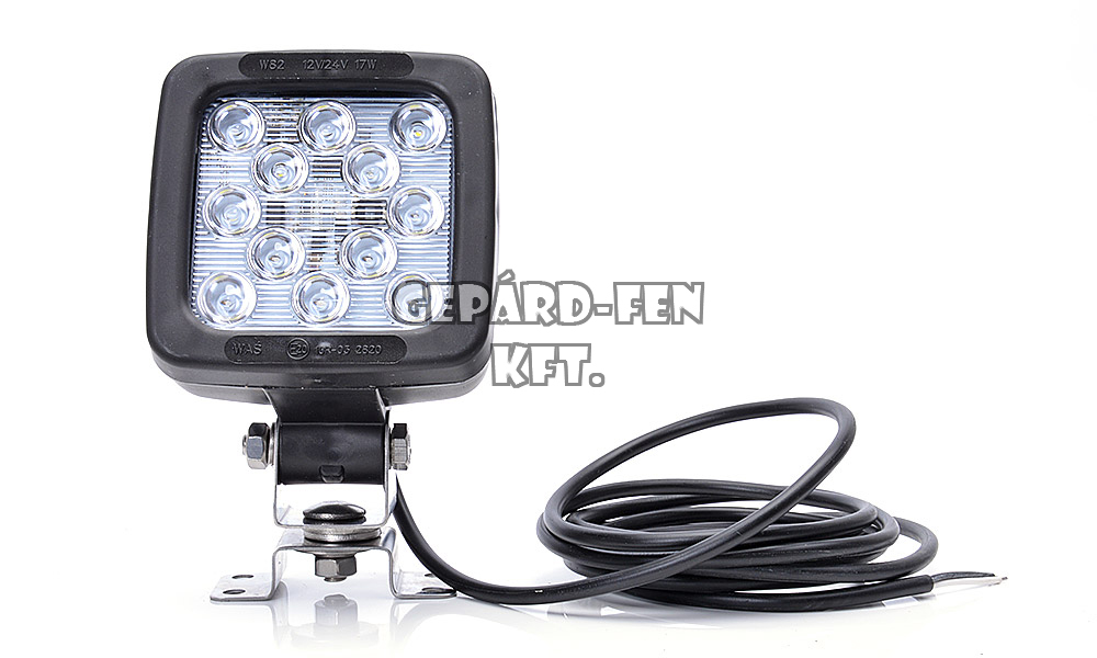 W82,-es tipuscsalád.693. KOCKA alakú munka és tolatólámpa. 12LED-es 12-24V,-os kivitel. 2400lm,Vízállóság: IP6K9K. műanyag házzal, omega talppal, Méretei:101x101X77mm,.Teljes magasság:148mm 2,5m kábel.