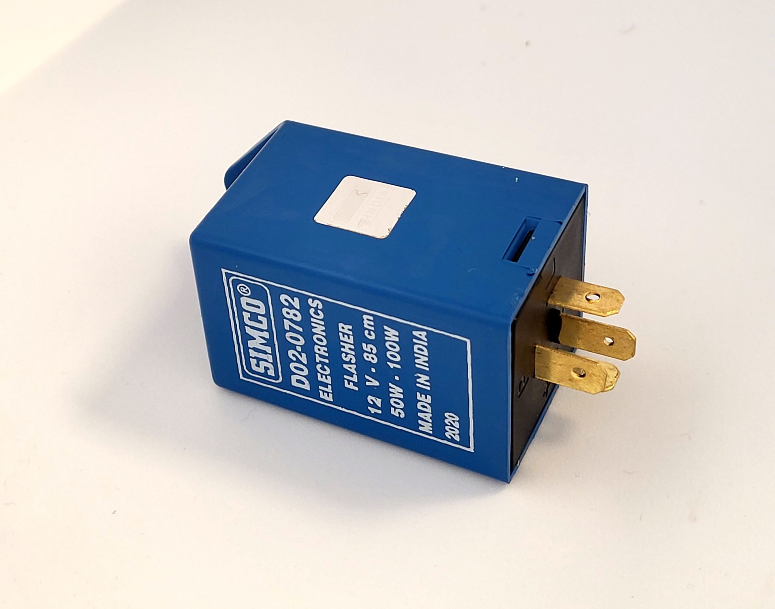 IFA W50,-hez is beépíthető, egyébként univerzális elektronikus irányjelző relé.Szögletes kivitel, műanyag házban, tartófüllel.Kiválló minőségü indiai termék, egyedi csomagolásban.
