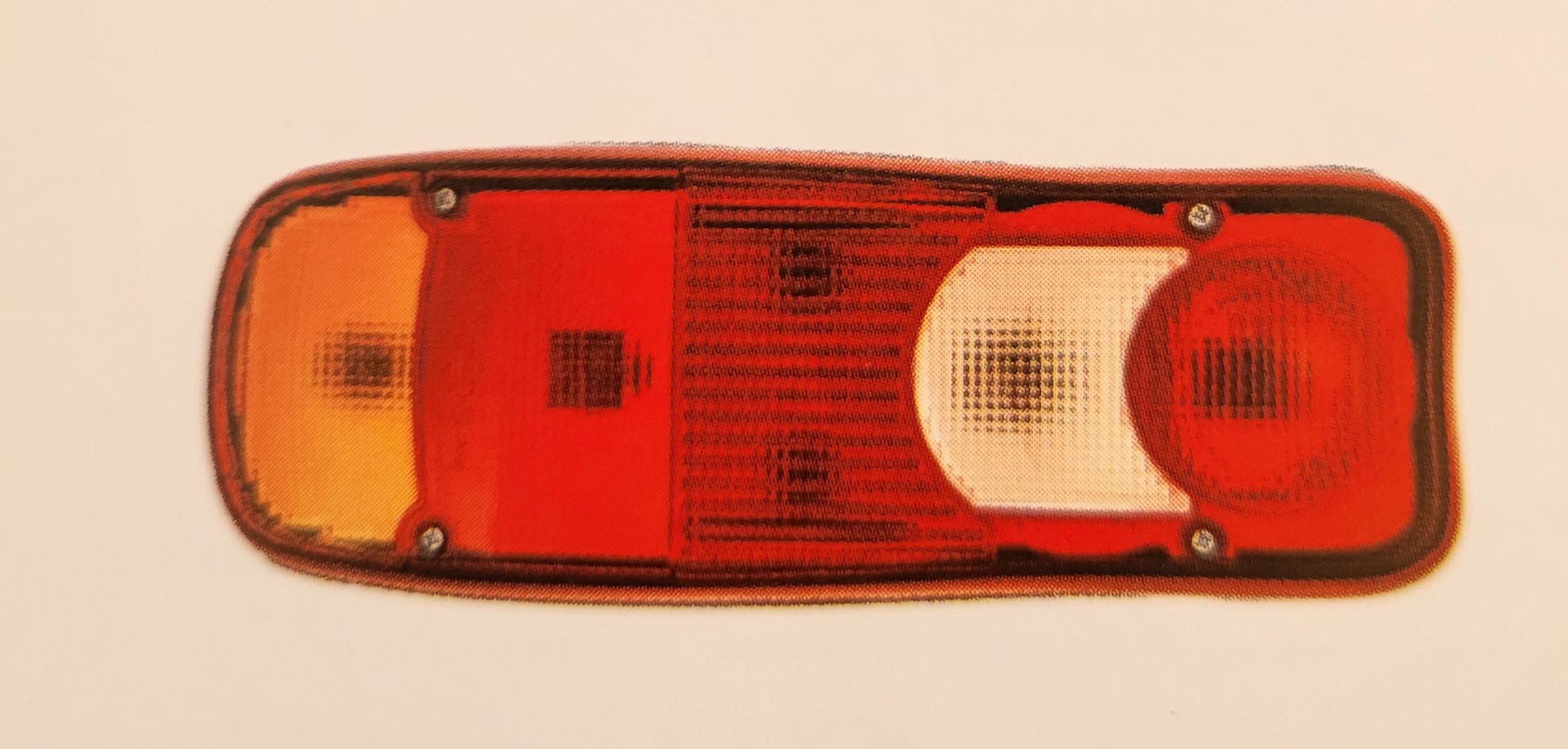 !!!ÚJDONSÁG!!! - Hátsólámpa Renault félholdas ÚJ TÍPUS, BAL oldal +kábelkivezető 350x128mm, vast.: 85mm, csavartáv.: 152mm - L-2061D