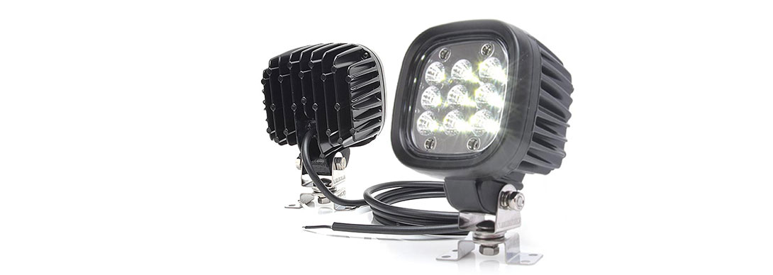 Univerzális 9 LED-es munkalámpa, 12V - 24V, szórt fény, IP66/68, 44W,